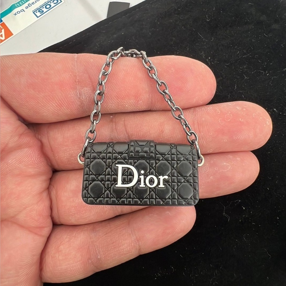 Various Luxury Keyholders,see pics - Picture 10 of 16